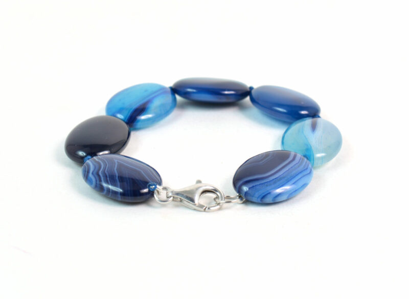 Bracciale in Agata Blu striata ovale e chiusura in Argento 925 - immagine 2