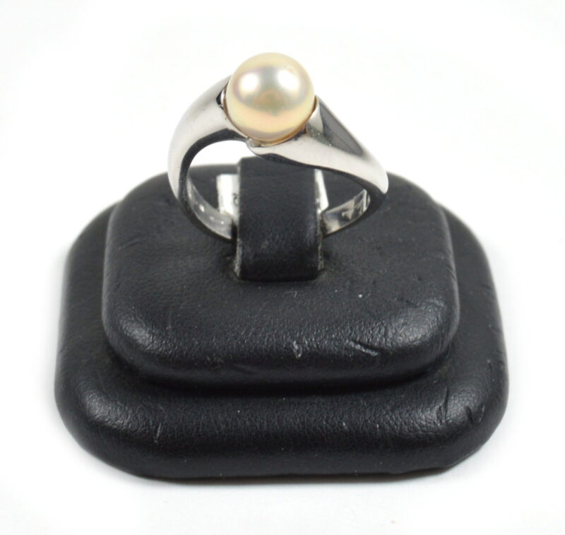 Anello Contrarier in Argento 925 con Perla