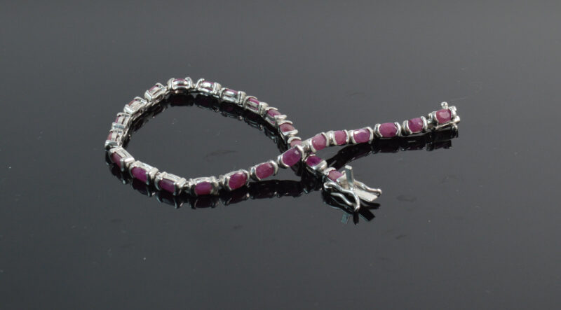 Bracciale Tennis in Rubini e Argento 925